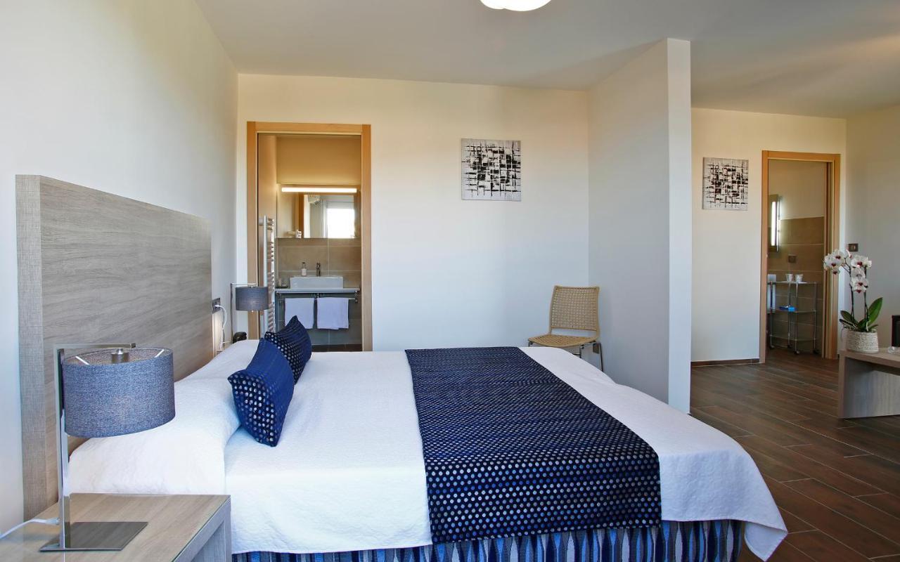 Hotel Funtana Marina Л'Иль-Рус Экстерьер фото