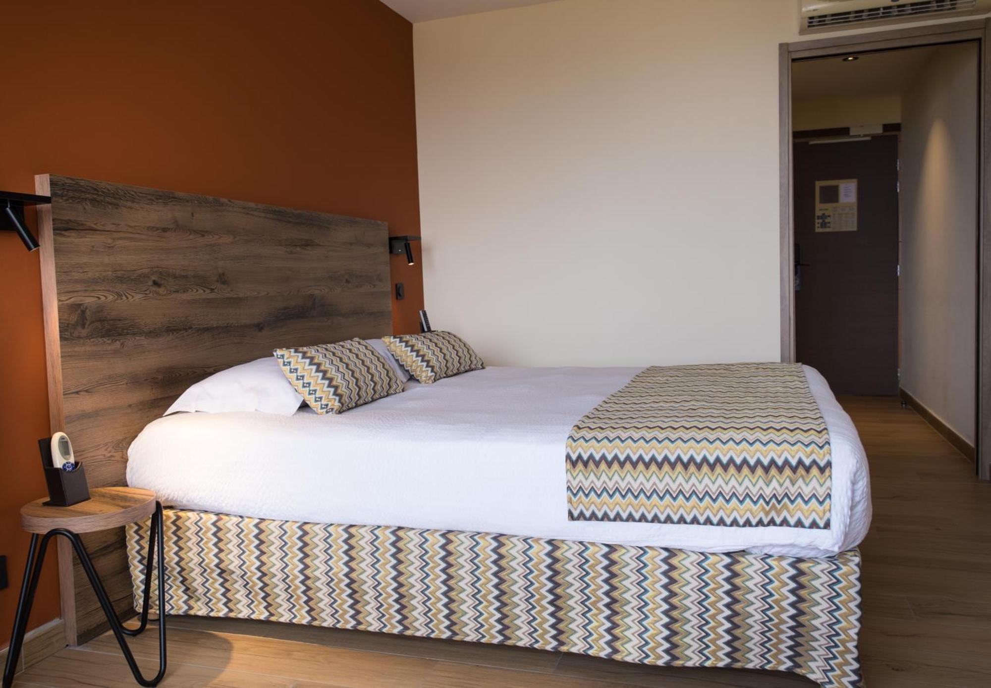 Hotel Funtana Marina Л'Иль-Рус Экстерьер фото