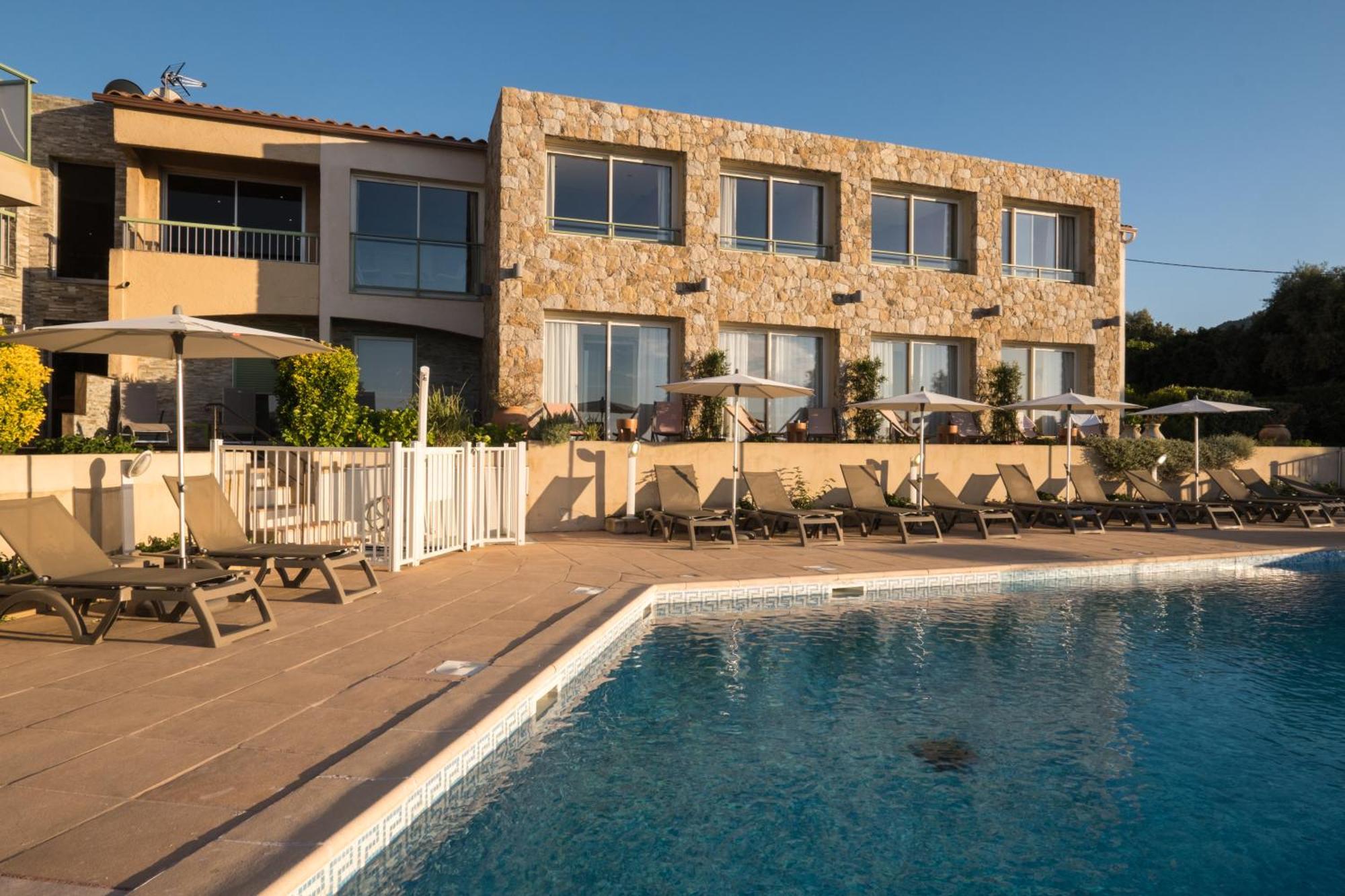 Hotel Funtana Marina Л'Иль-Рус Экстерьер фото